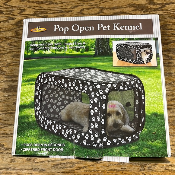 Pop-Open Pet Kennel - Black and White Paw Print - Picture 1 of 2